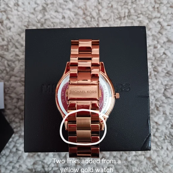 RARE! Michael Kors Rose Gold Slim Runway Watch - Picture 5 of 12
